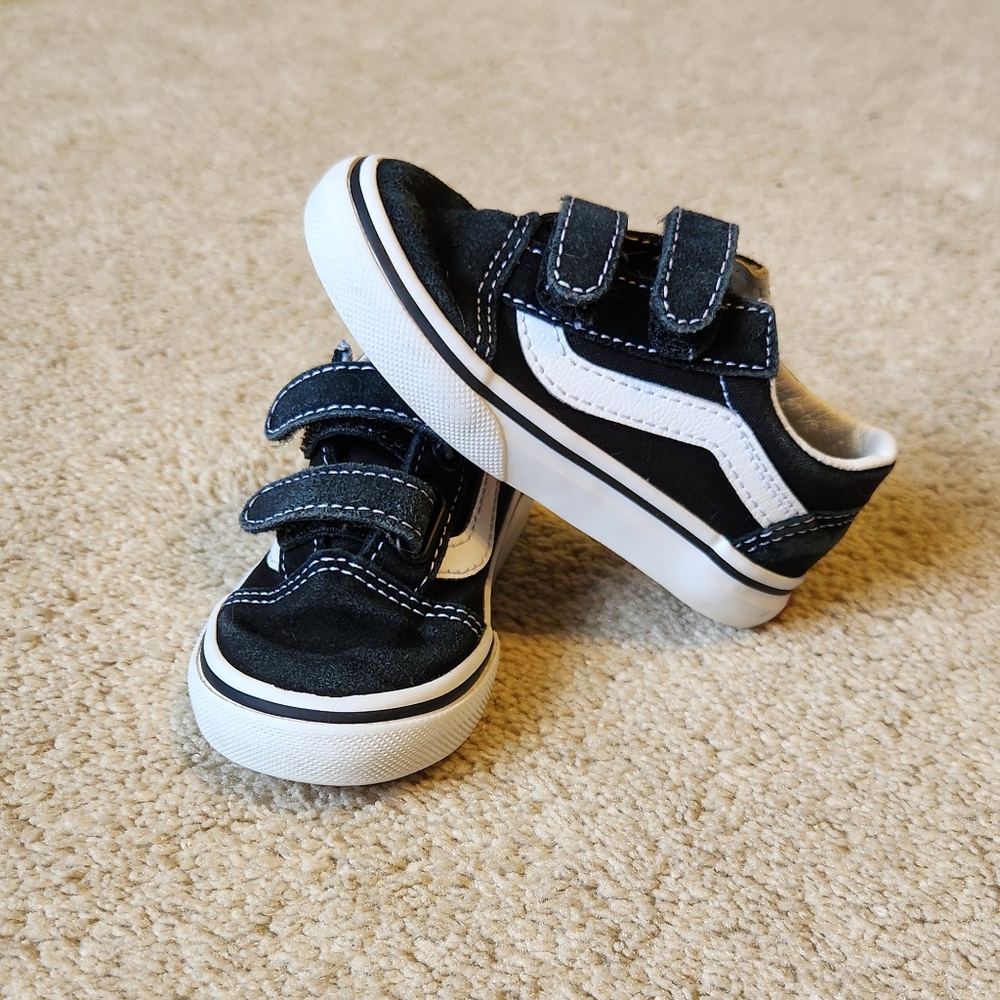 Vans Toddler Black and White Shoes Size 6